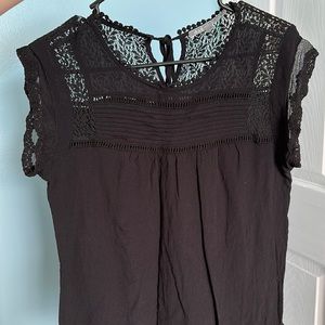 Women’s Lacey black top